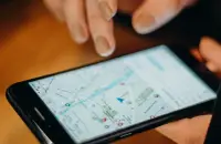 Търсене на бизнес в карта от мобилен телефон
